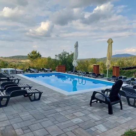 Resort Palanacka Avlija 3 Ripanj