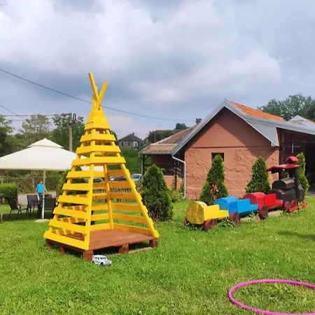 Palanacka Avlija 3 منتجع